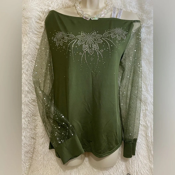 Women Top Green  Rhinestones. Size L. Brand New. Not Tag. - Picture 5 of 12